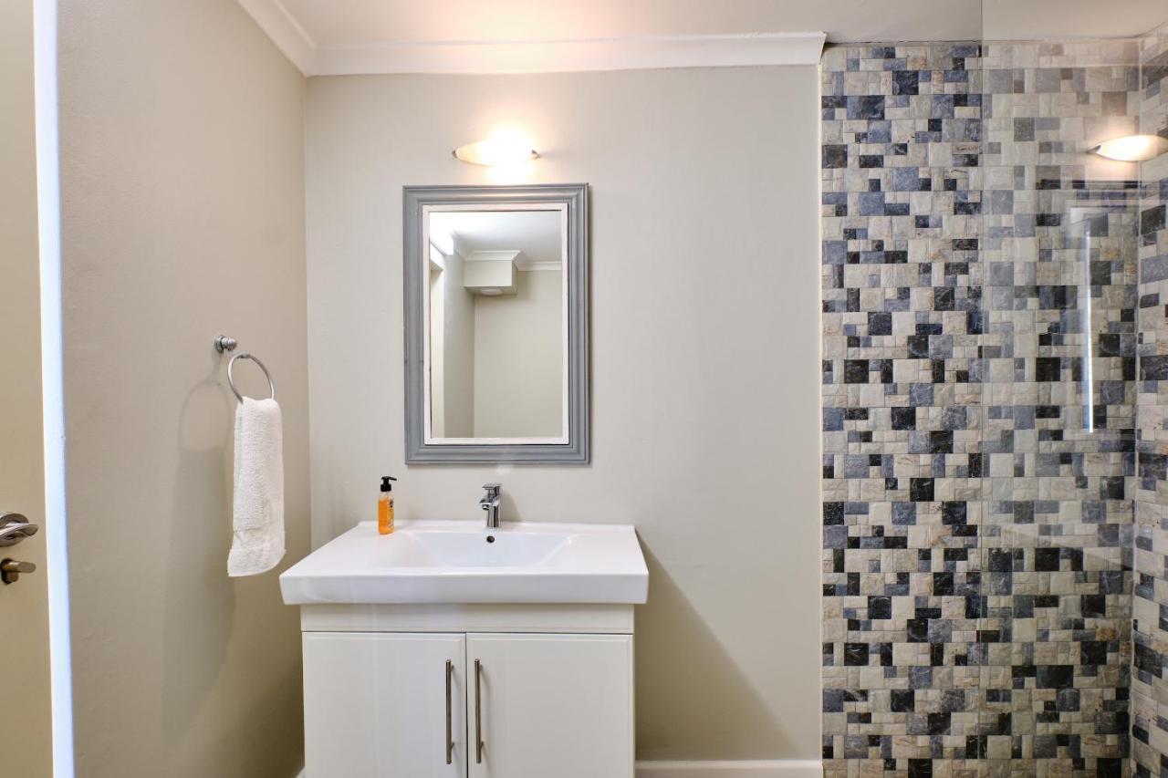 Bahari Villa Simonʼs Town Екстериор снимка